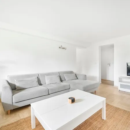 Apartment Le Jardin - 3 Piece - Parking - & Paris Le Plessis-Trevise