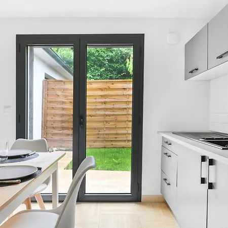 Le Jardin - 3 Piece - Parking - & Paris Apartment Le Plessis-Trevise