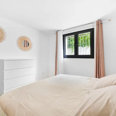 Le Jardin - 3 Piece - Parking - & Paris