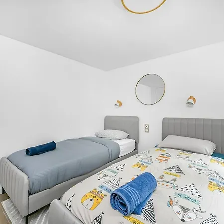 Apartment Le Jardin - 3 Piece - Parking - & Paris