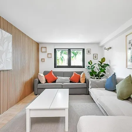 Le Jardin - 3 Piece - Parking - & Paris Apartment Le Plessis-Trevise