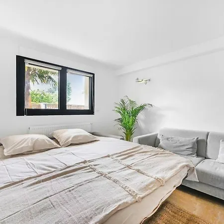 Le Jardin - 3 Piece - Parking - & Paris Apartment Le Plessis-Trevise